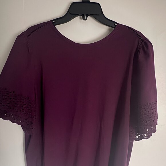 Love & Roses Berry Broderie Trim Tiered Sleeve T-Shirt Size 14 - Picture 3 of 10